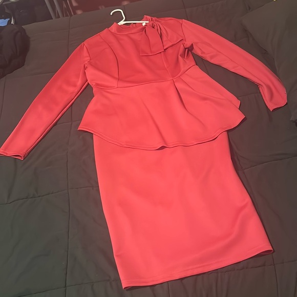 DRESS 
SIZE XL - Picture 1 of 1